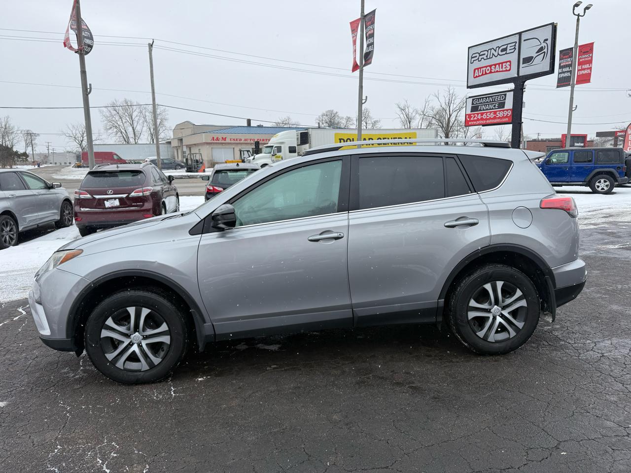 Toyota RAV4 LE AWD 2017
