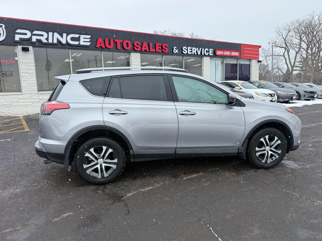 Toyota RAV4 LE AWD 2017