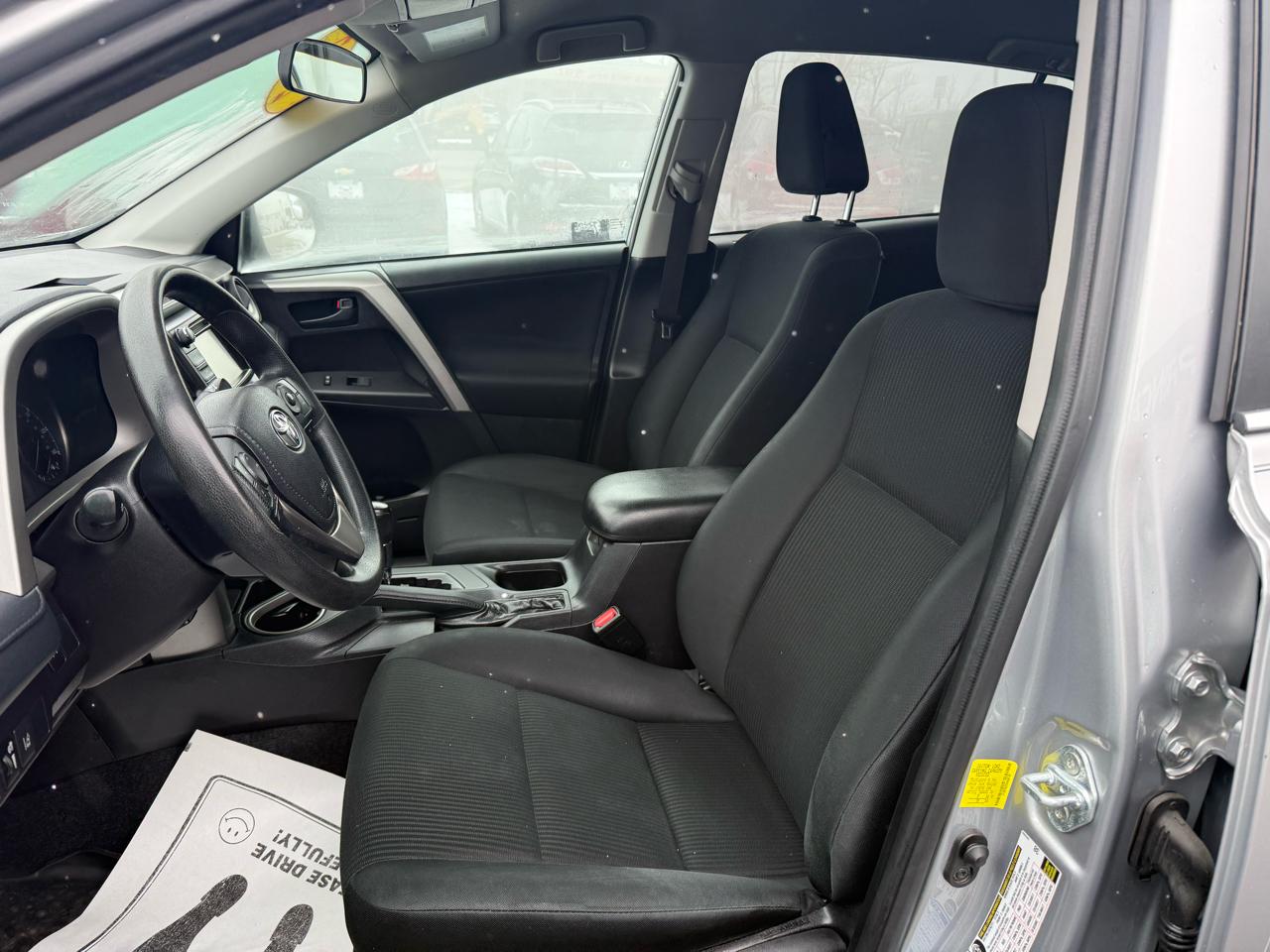 Toyota RAV4 LE AWD 2017