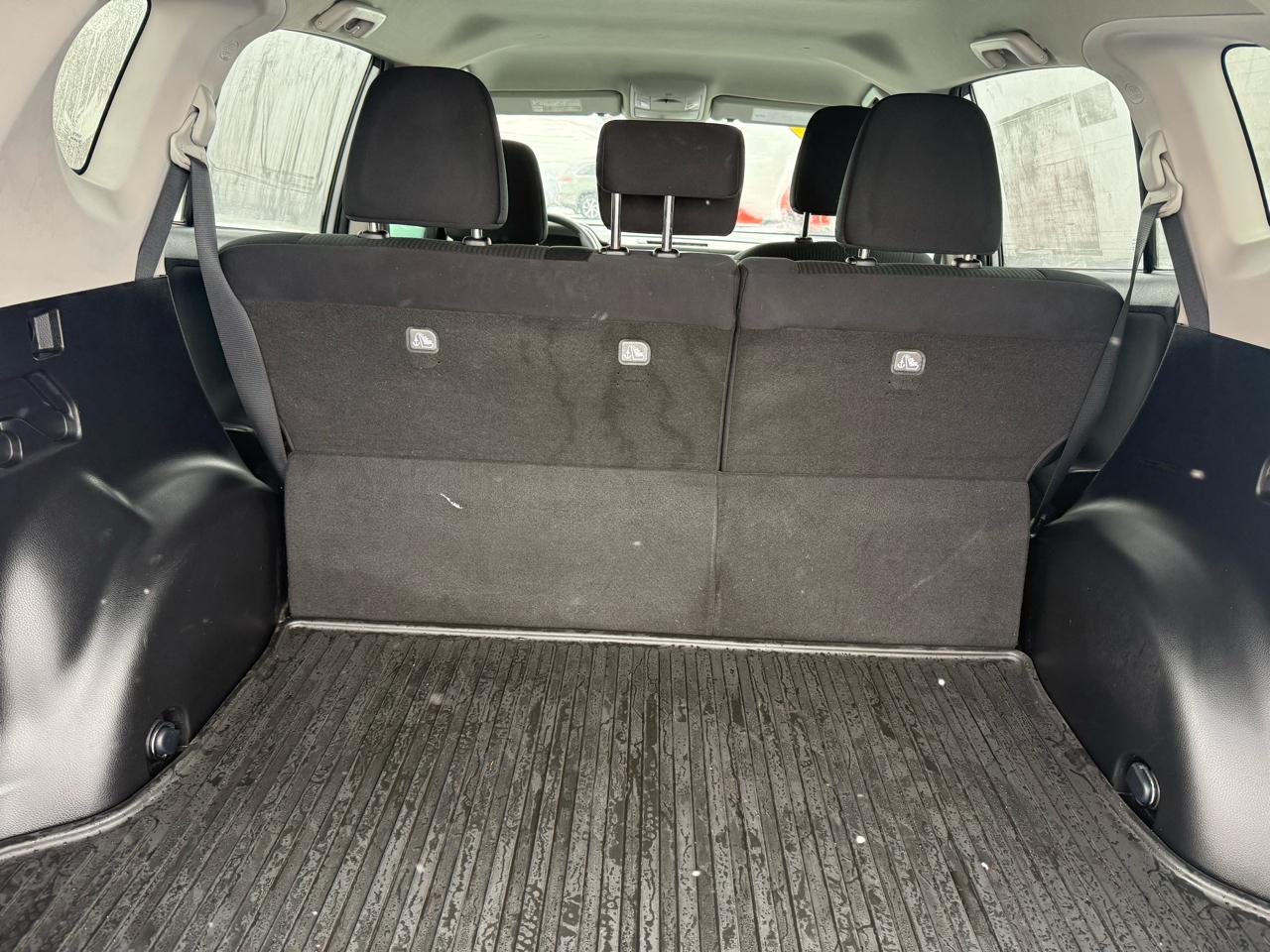 Toyota RAV4 LE AWD 2017