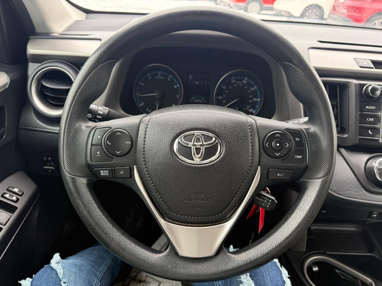 Toyota RAV4 LE AWD 2017