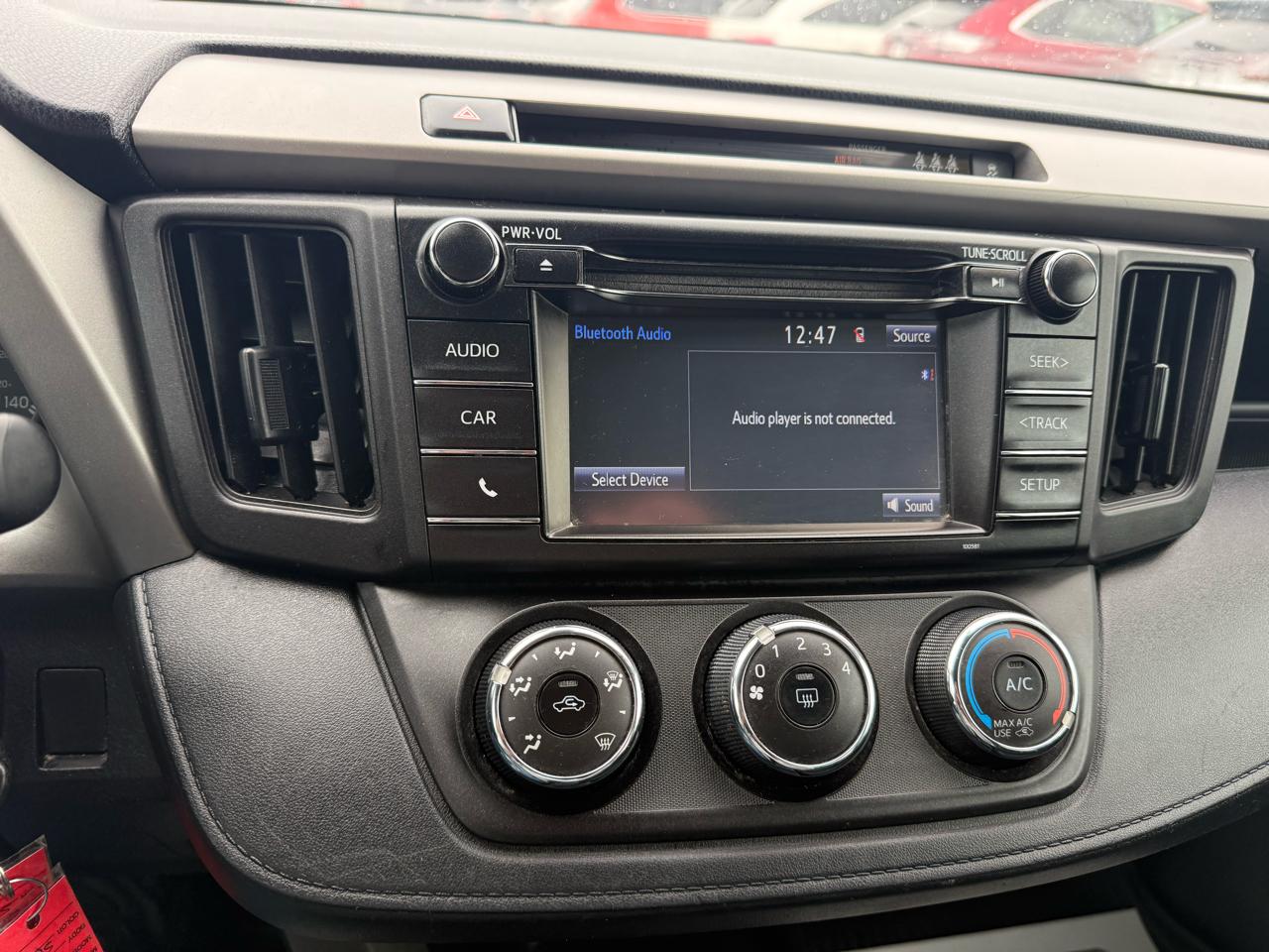 Toyota RAV4 LE AWD 2017