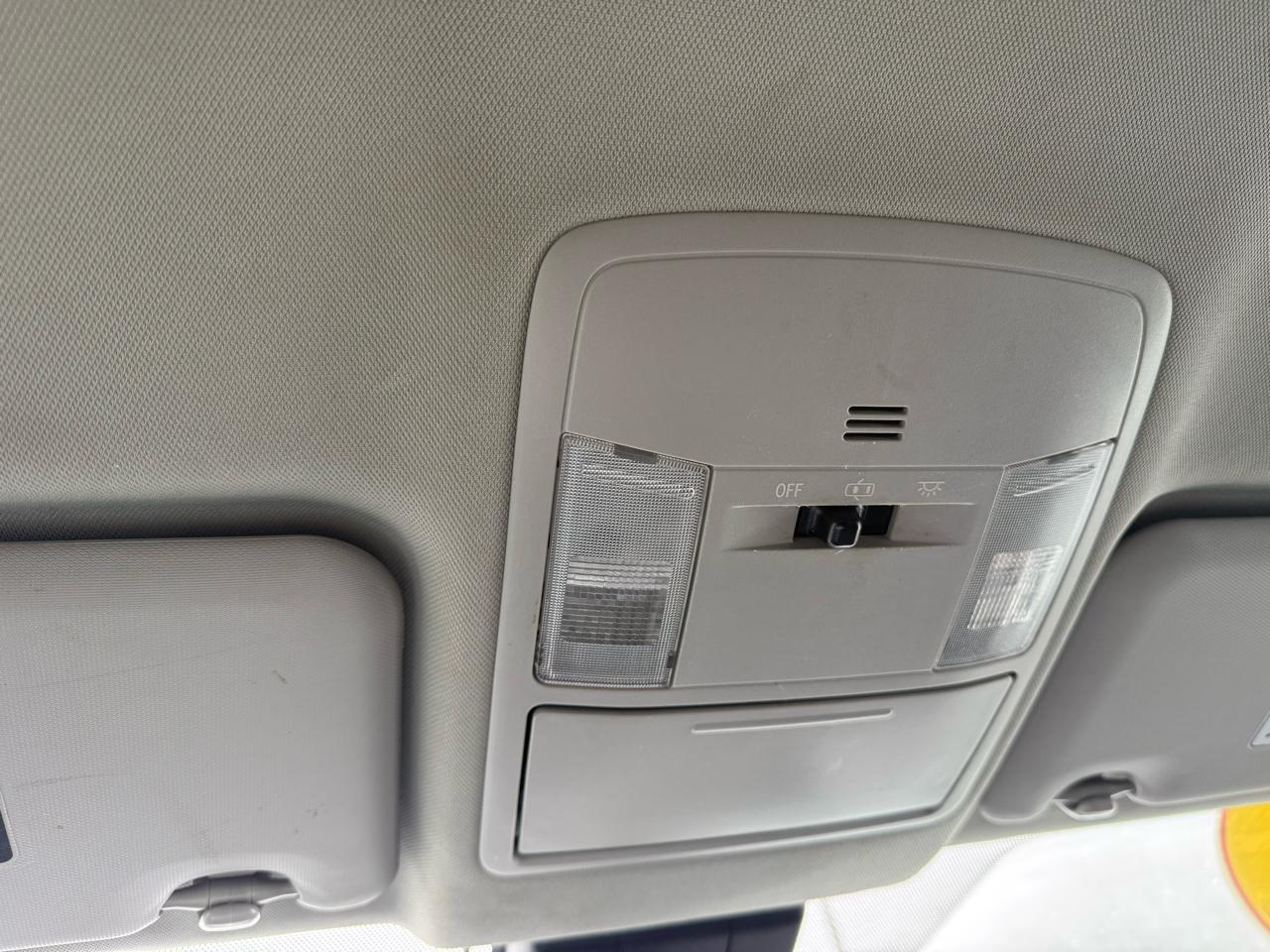 Toyota RAV4 LE AWD 2017