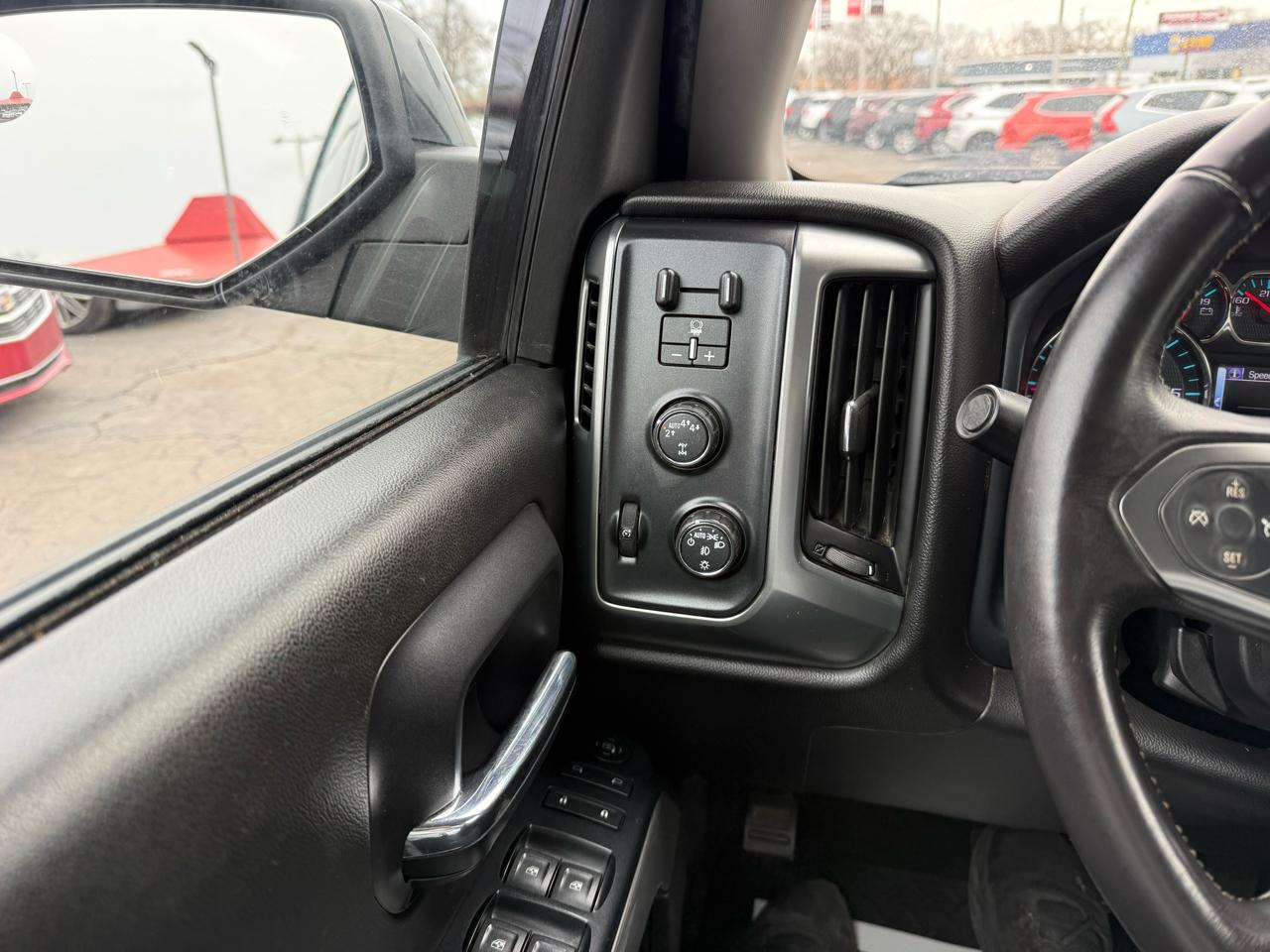 Chevrolet Silverado 1500 4WD Crew Cab 147" LTZ 2017