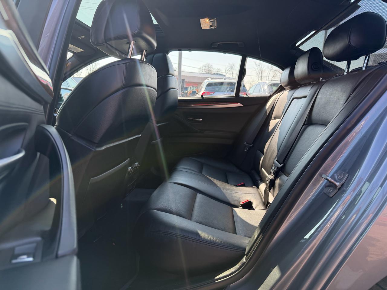 BMW 5-Series 550i 2012