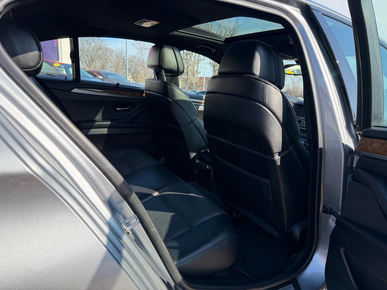 BMW 5-Series 550i 2012