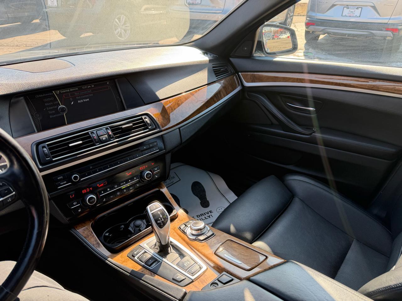 BMW 5-Series 550i 2012