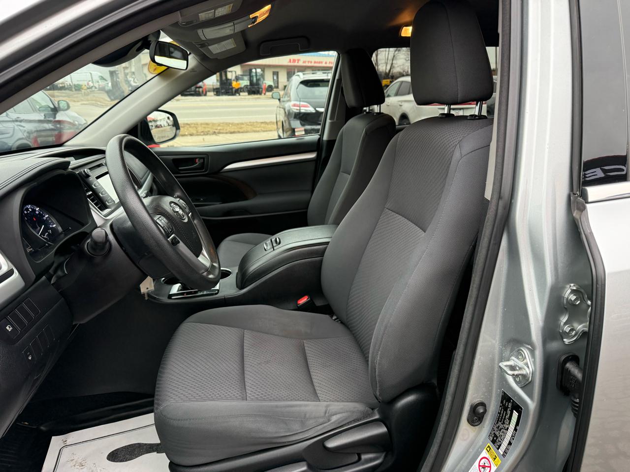 Toyota Highlander LE Plus AWD V6 2017