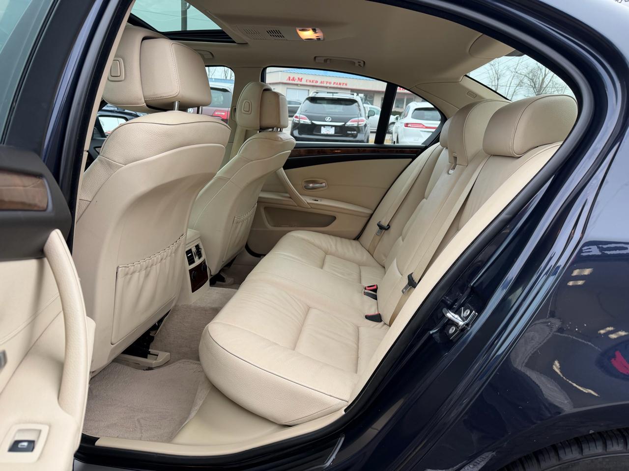 BMW 5-Series 528xi 2009