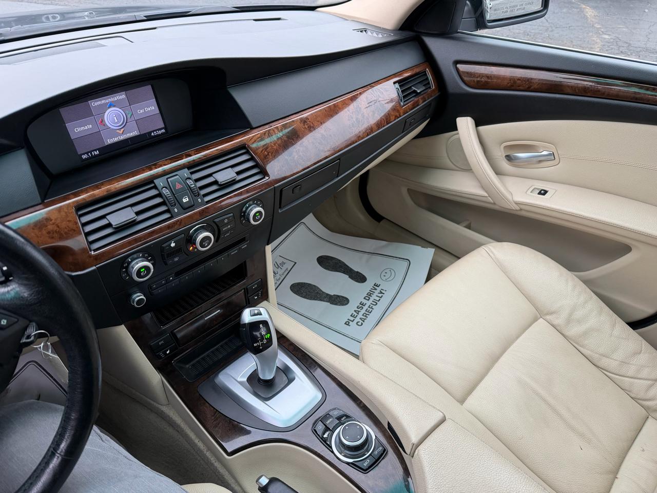 BMW 5-Series 528xi 2009