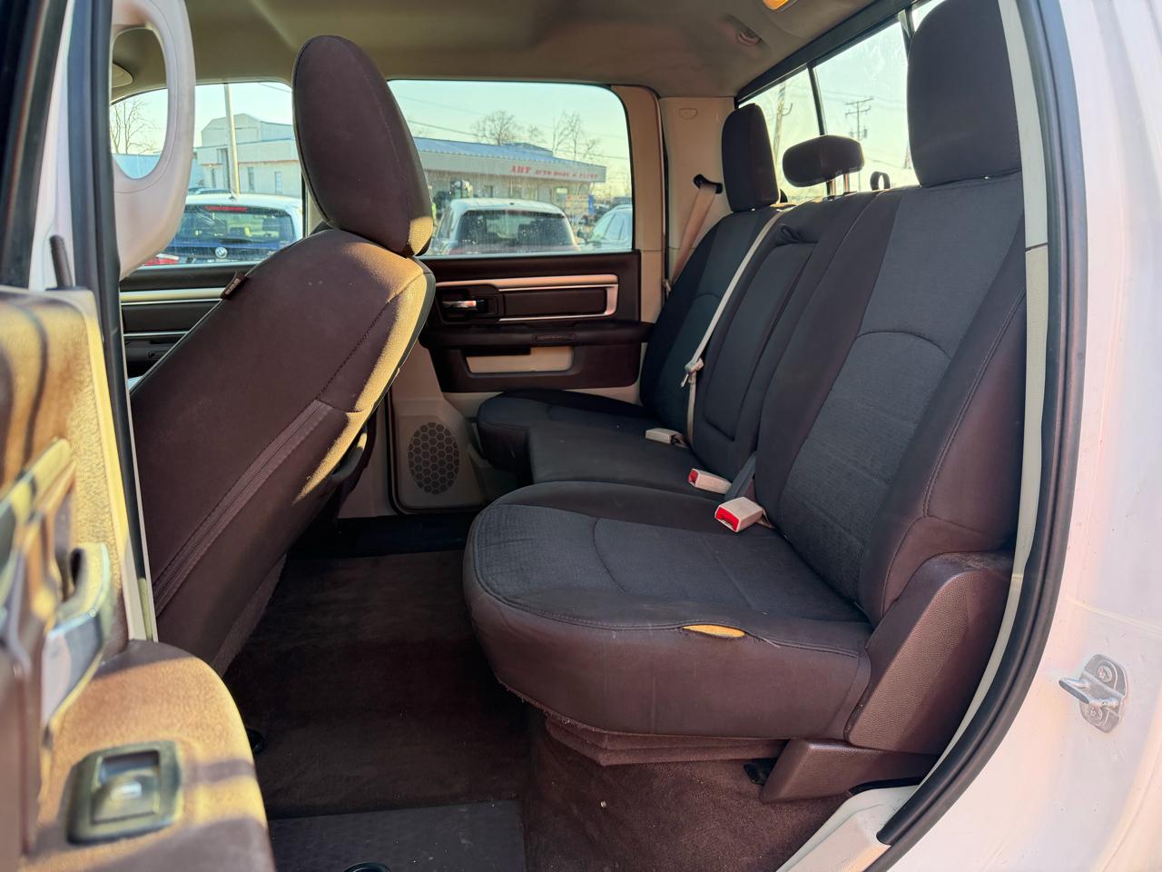 RAM 1500 4WD Crew Cab 140.5" Big Horn 2016