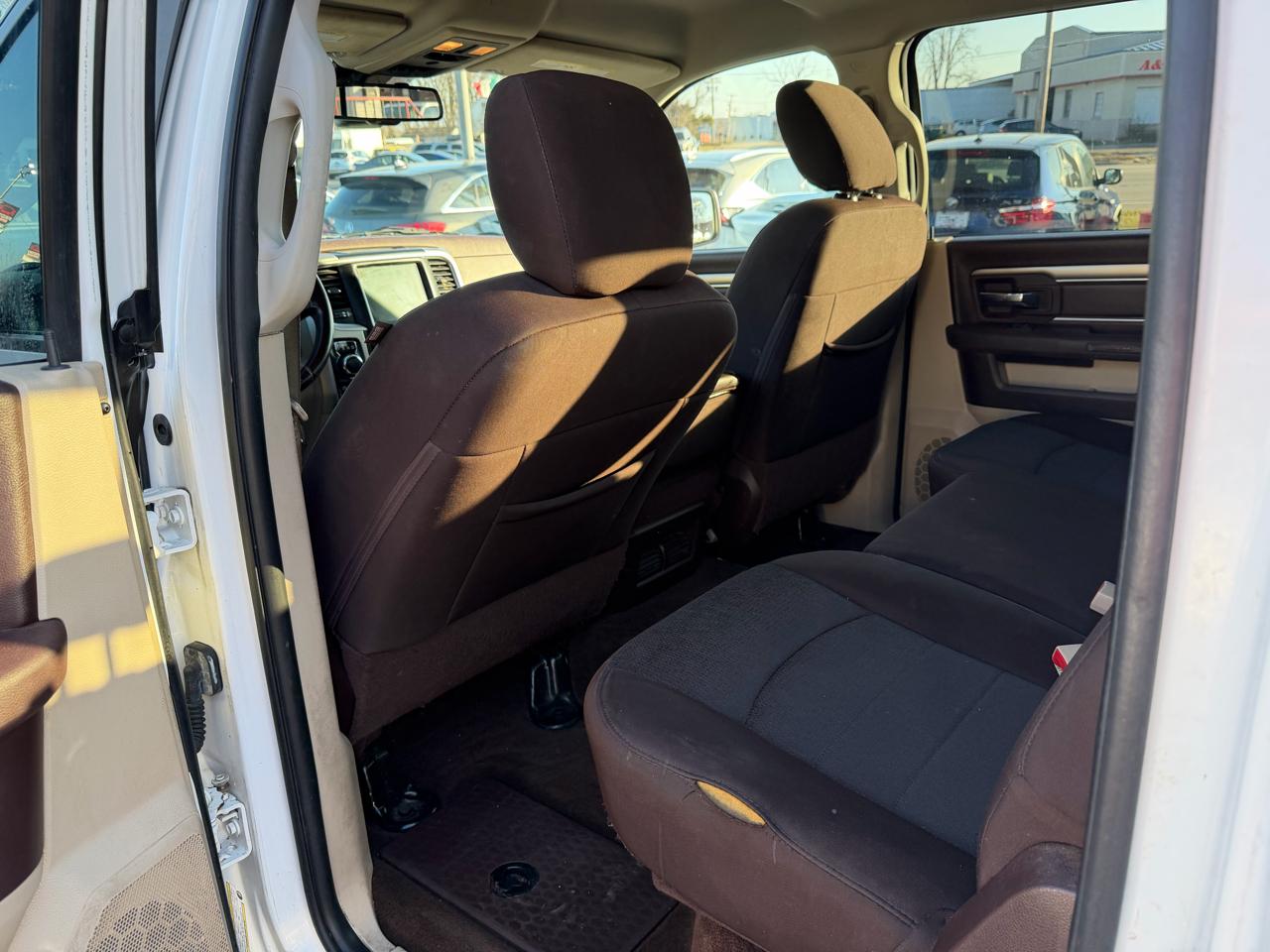 RAM 1500 4WD Crew Cab 140.5" Big Horn 2016