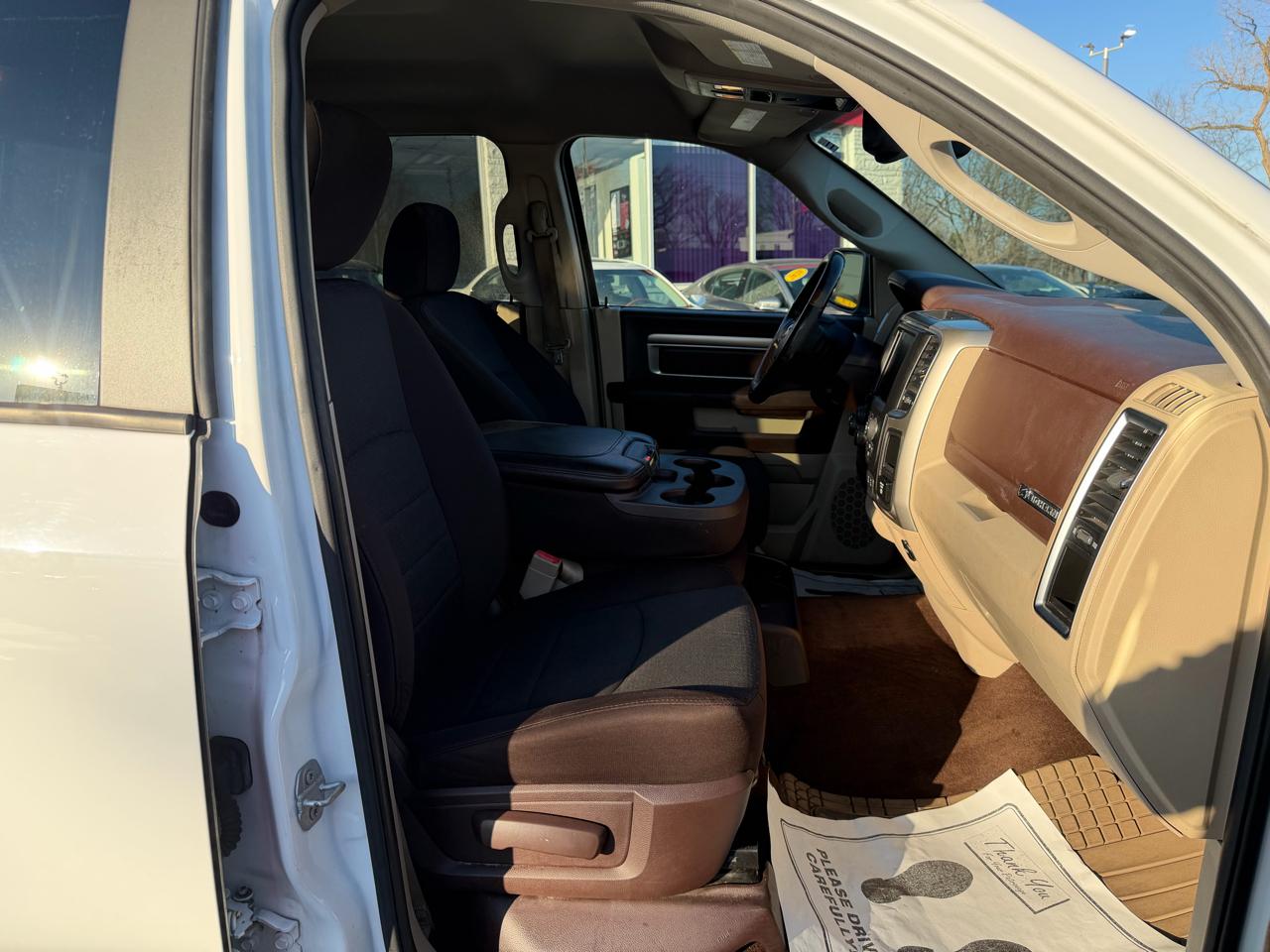 RAM 1500 4WD Crew Cab 140.5" Big Horn 2016