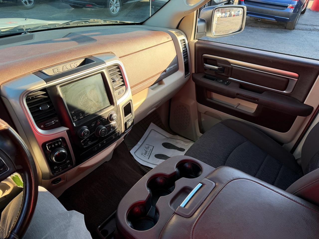 RAM 1500 4WD Crew Cab 140.5" Big Horn 2016