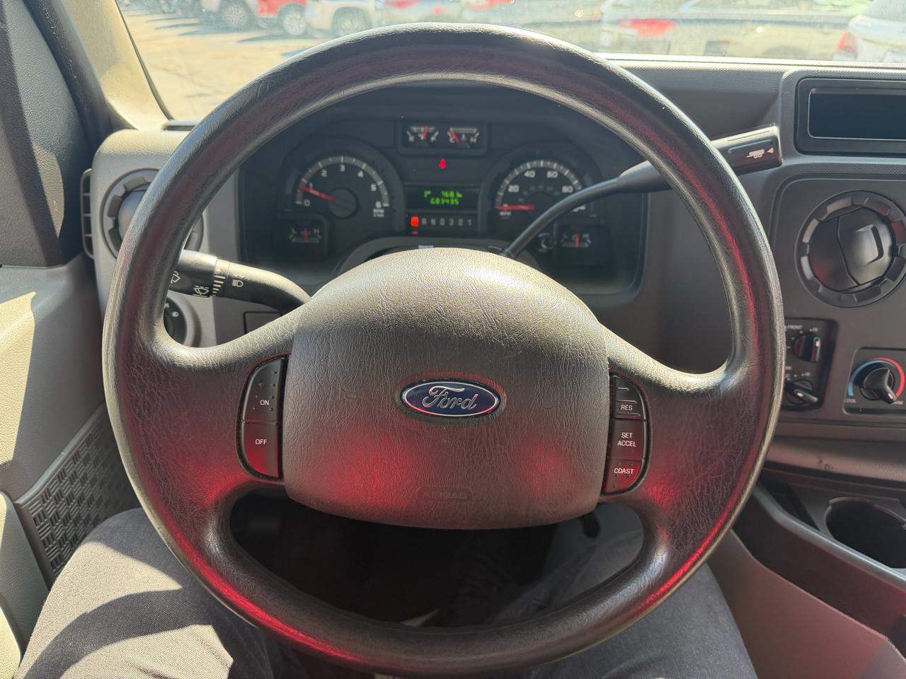 Ford Econoline E350 2015