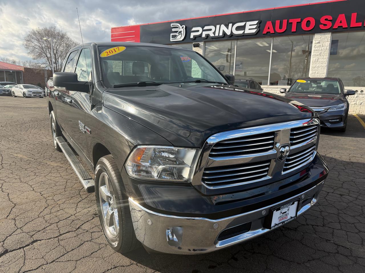 RAM 1500 SLT Crew Cab SWB 4WD 2017