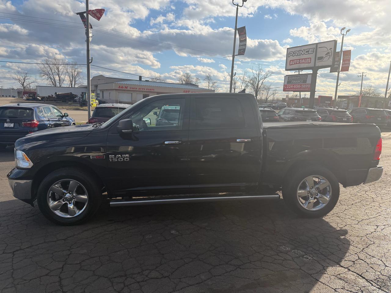RAM 1500 SLT Crew Cab SWB 4WD 2017