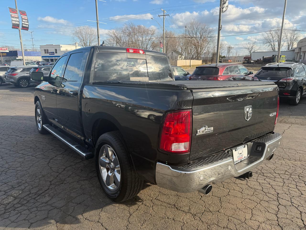 RAM 1500 SLT Crew Cab SWB 4WD 2017