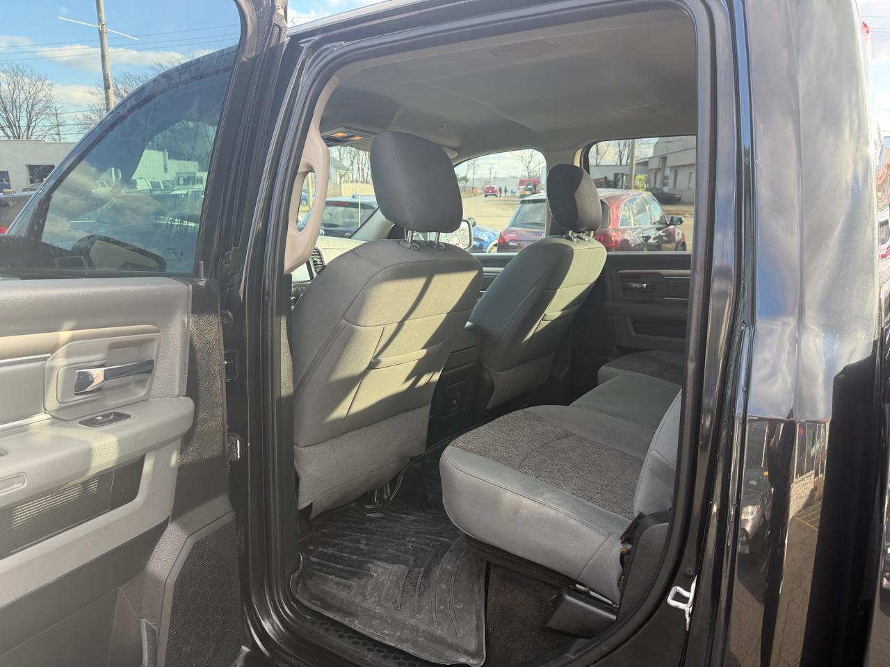 RAM 1500 SLT Crew Cab SWB 4WD 2017