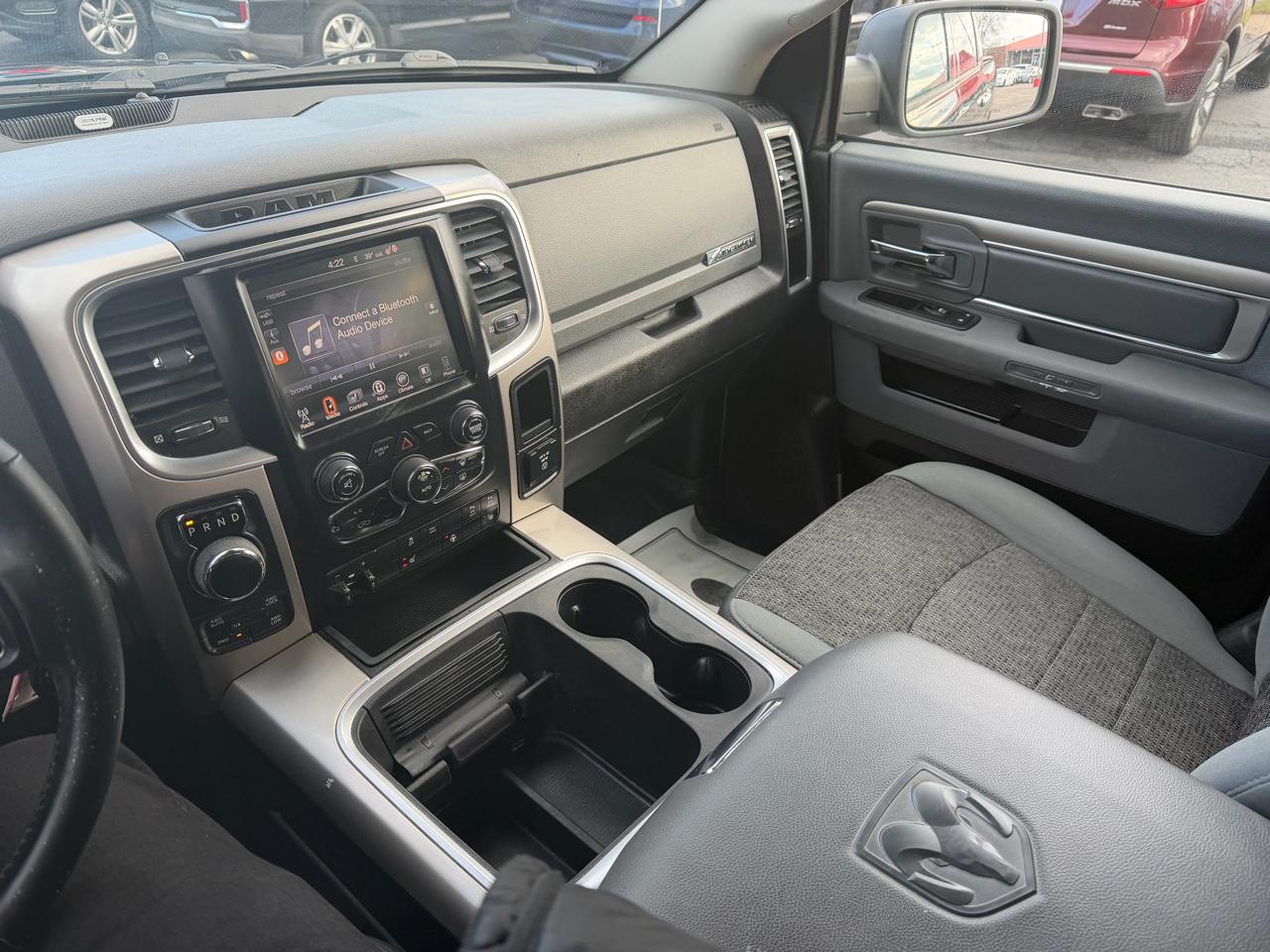 RAM 1500 SLT Crew Cab SWB 4WD 2017