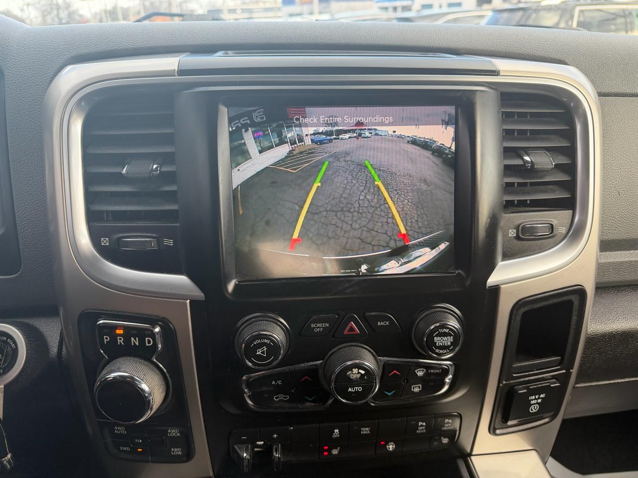 RAM 1500 SLT Crew Cab SWB 4WD 2017