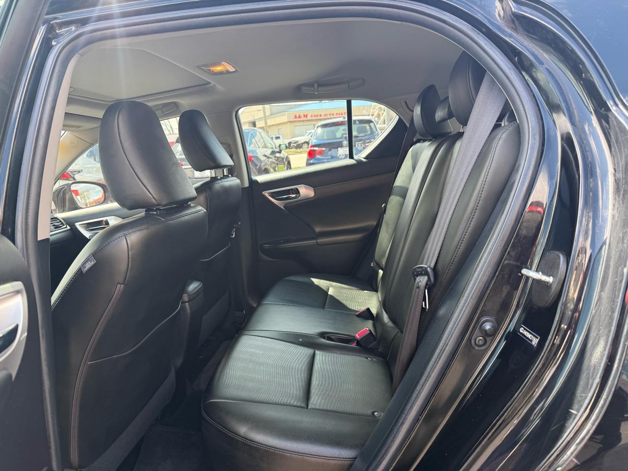 Lexus CT 200h Base 2012