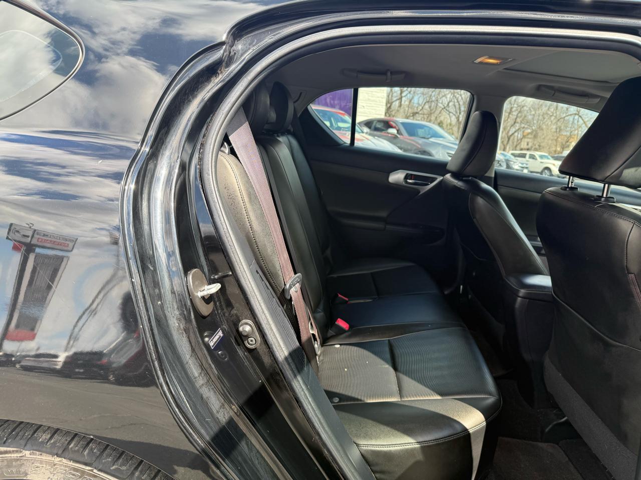 Lexus CT 200h Base 2012