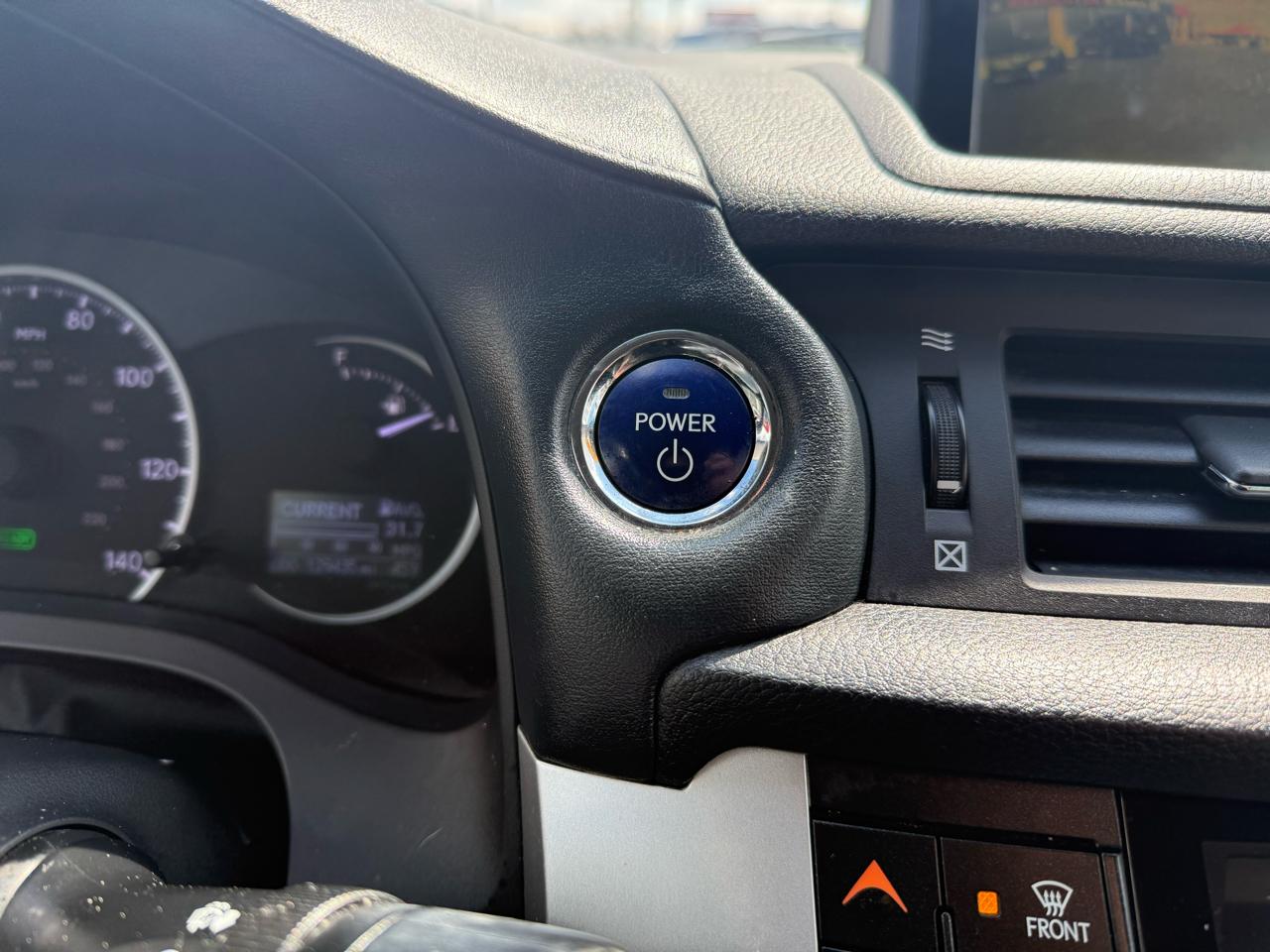 Lexus CT 200h Base 2012