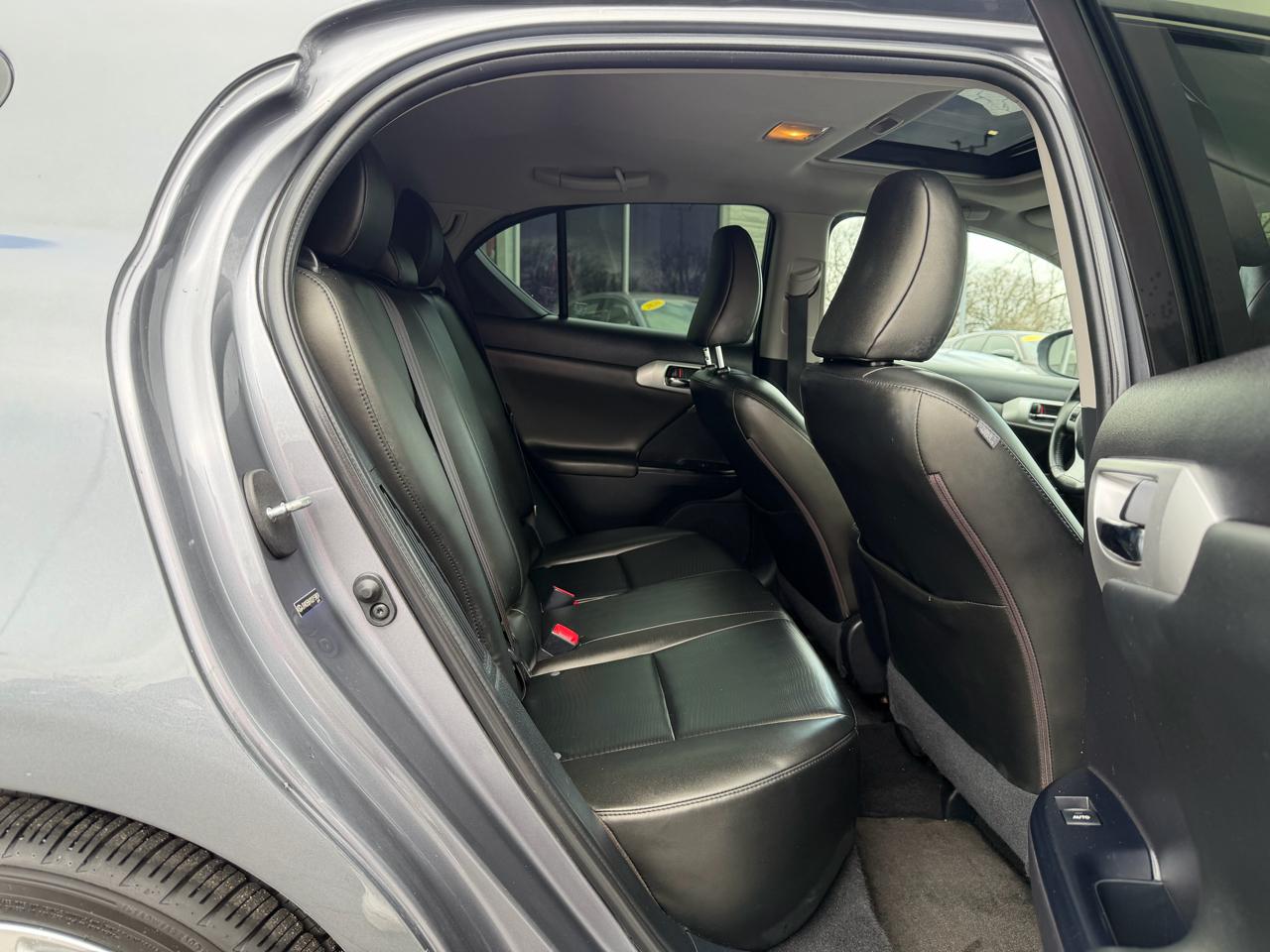 Lexus CT 200h Base 2013