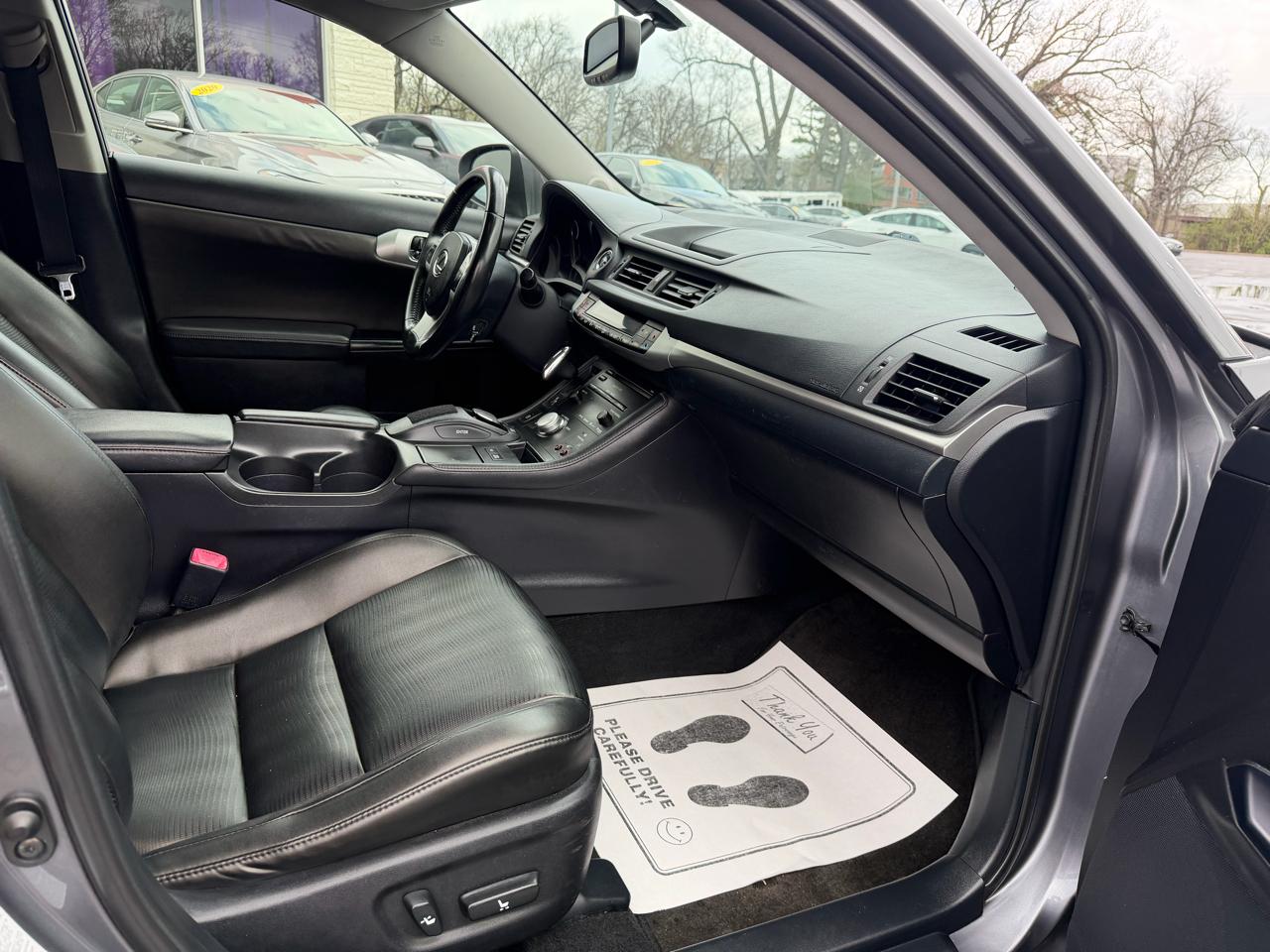 Lexus CT 200h Base 2013