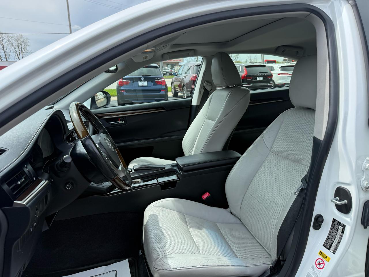 Lexus ES 350 Sedan 2013