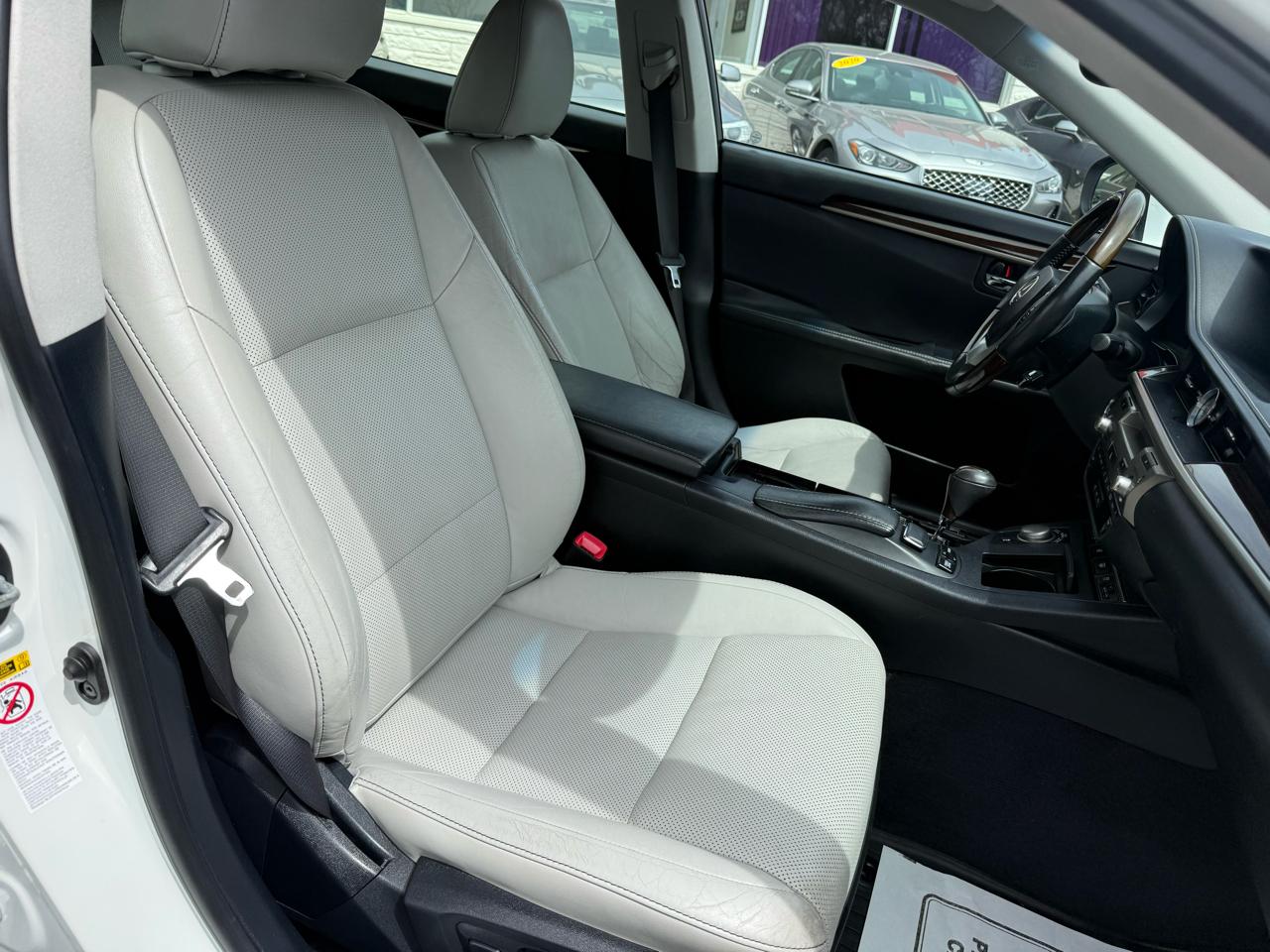 Lexus ES 350 Sedan 2013