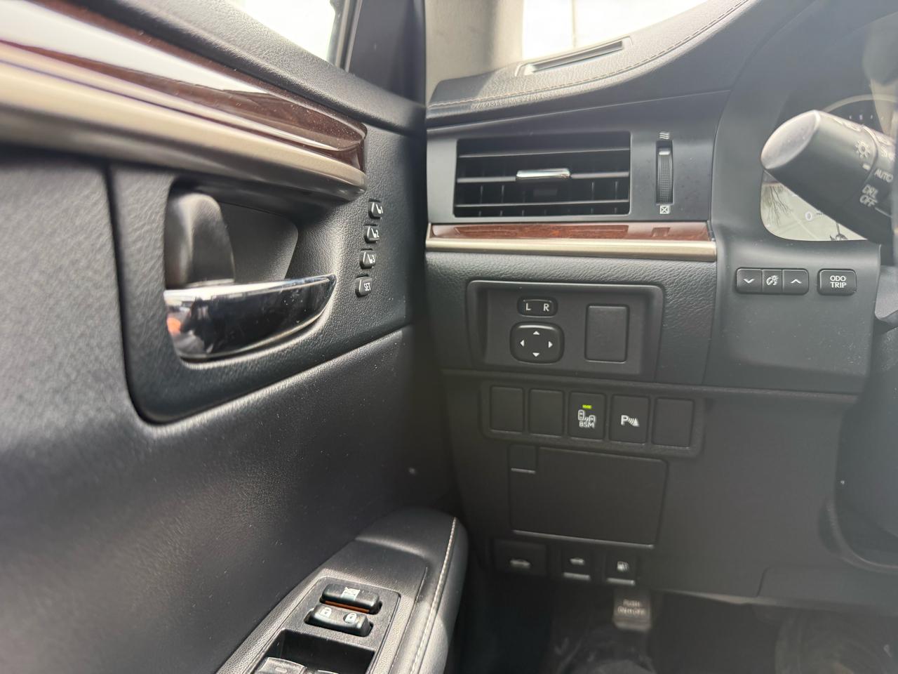 Lexus ES 350 Sedan 2013