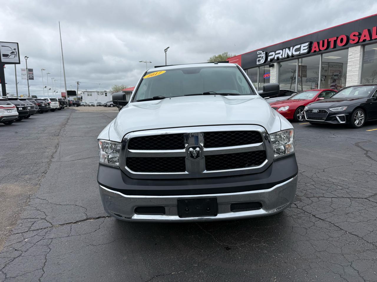 RAM 1500 2WD Reg Cab 140.5" Tradesman 2017