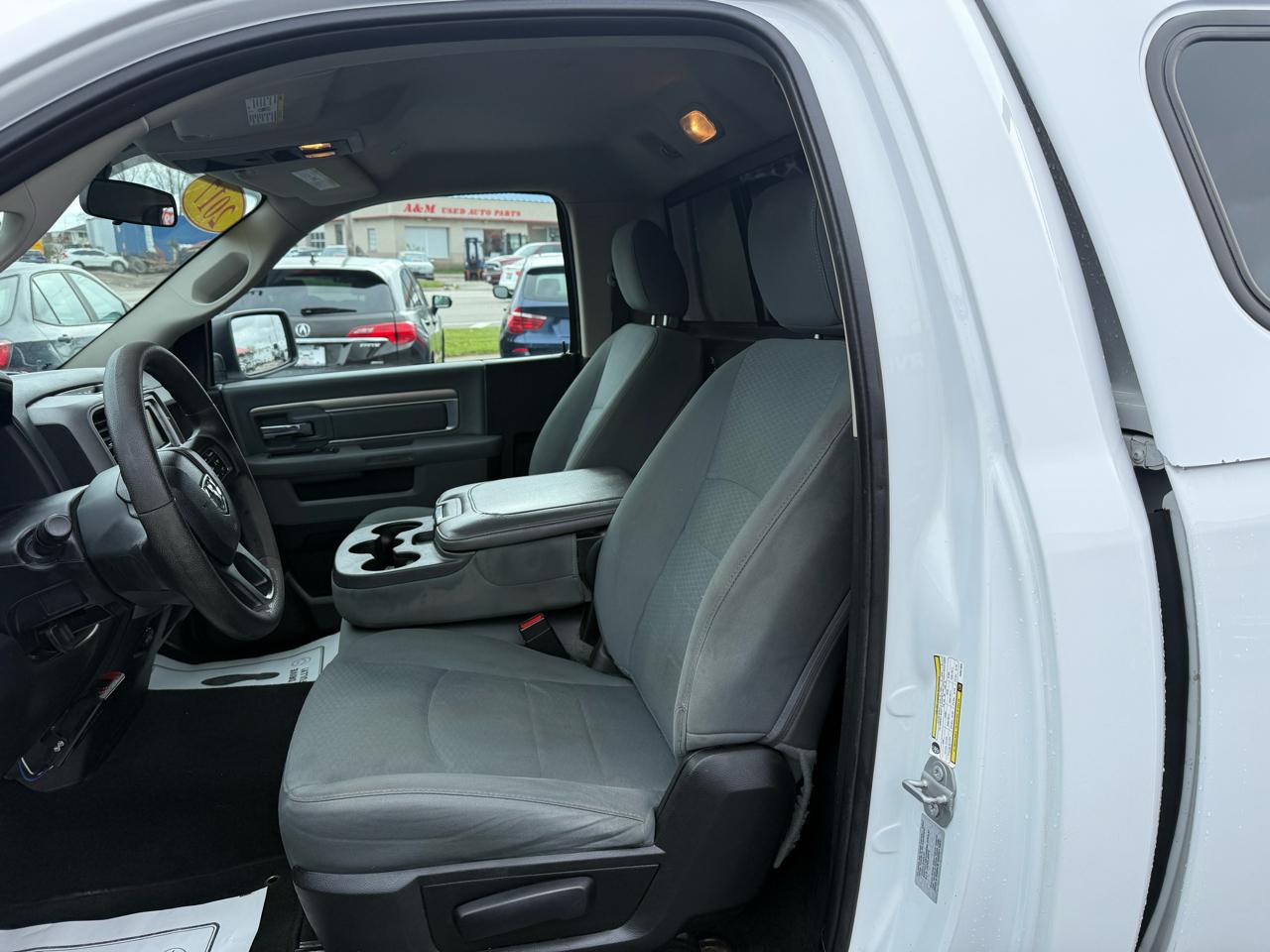 RAM 1500 2WD Reg Cab 140.5" Tradesman 2017