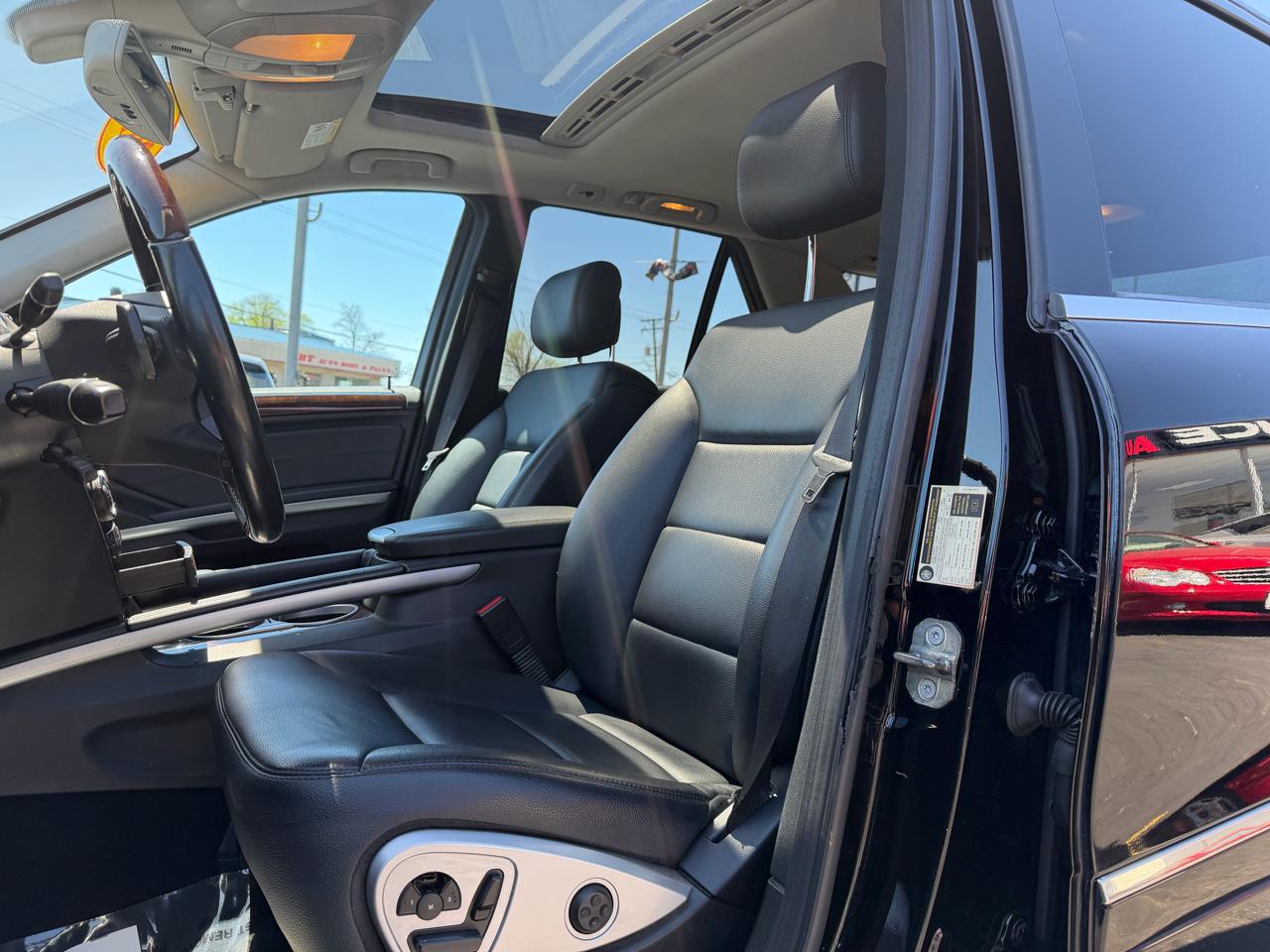 Mercedes-Benz M-Class ML350 4MATIC 2011