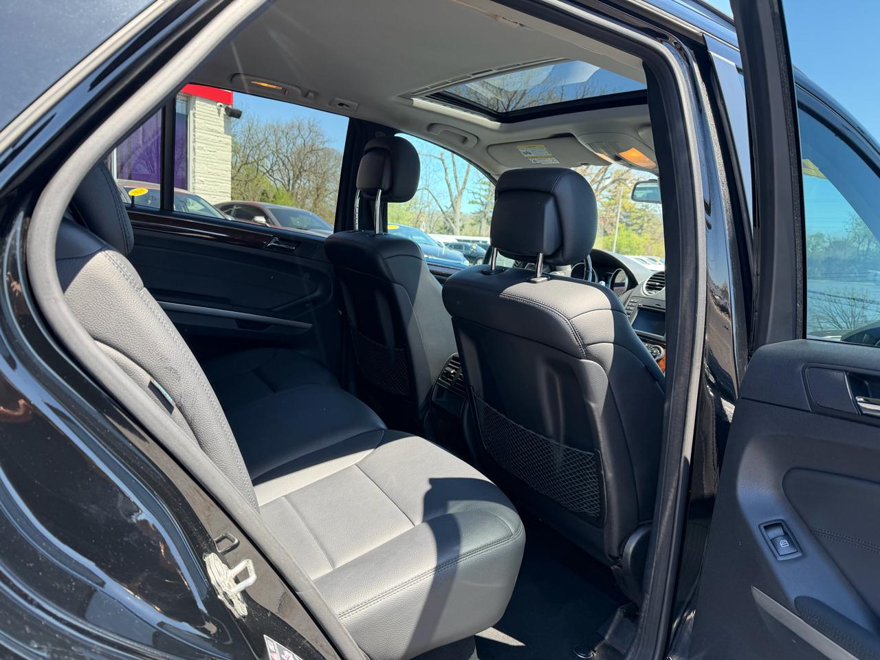 Mercedes-Benz M-Class ML350 4MATIC 2011