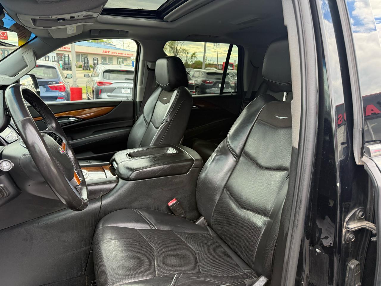 Cadillac Escalade Luxury 4WD 2017