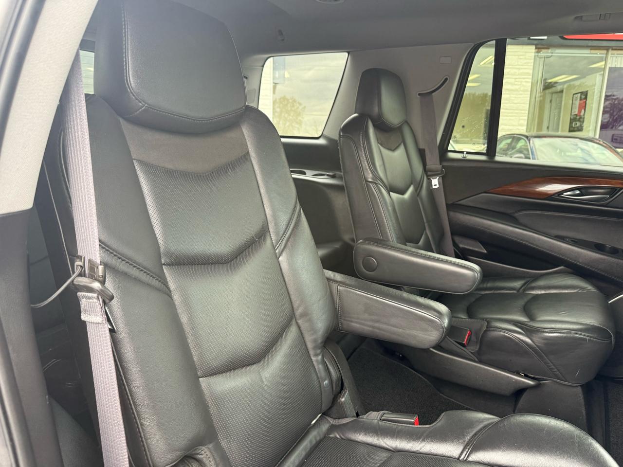 Cadillac Escalade Luxury 4WD 2017