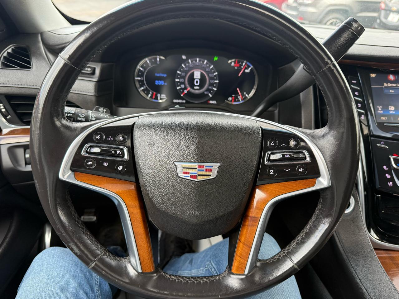 Cadillac Escalade Luxury 4WD 2017