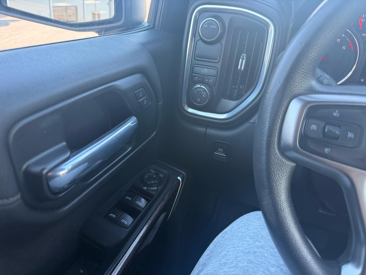 Chevrolet Silverado 1500 LT Double Cab 2WD 2021