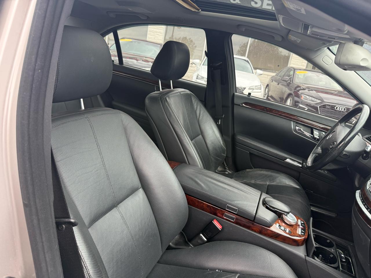 Mercedes-Benz S-Class S550 2007