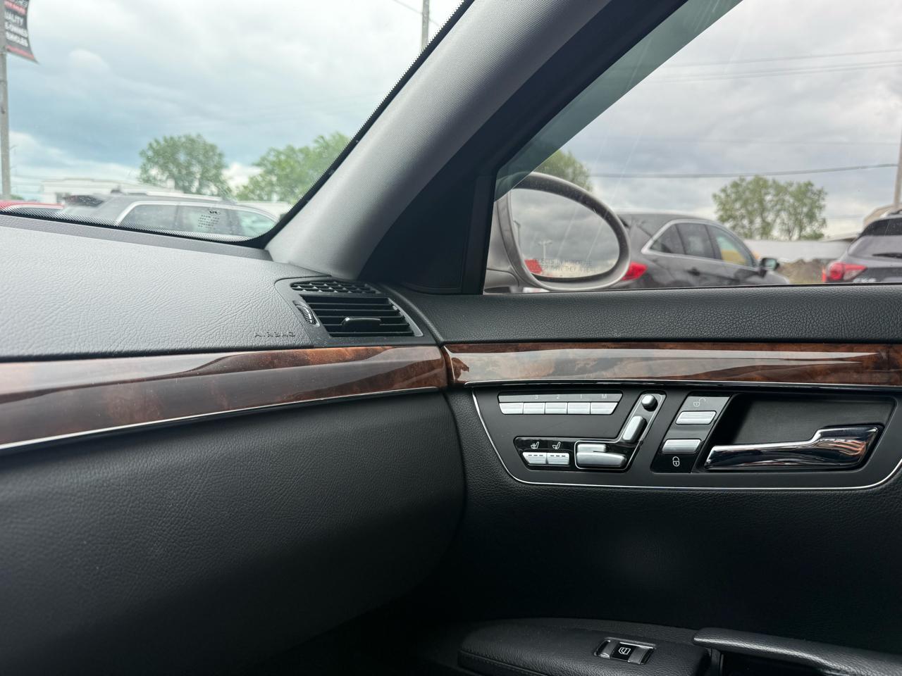 Mercedes-Benz S-Class S550 2007