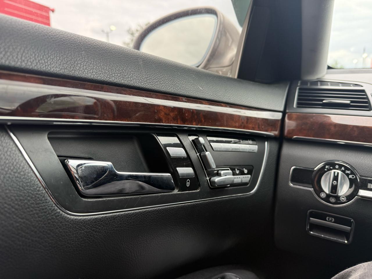 Mercedes-Benz S-Class S550 2007