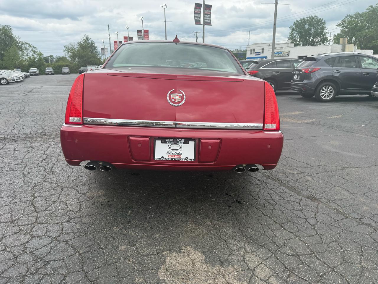 Cadillac DTS Luxury 2010