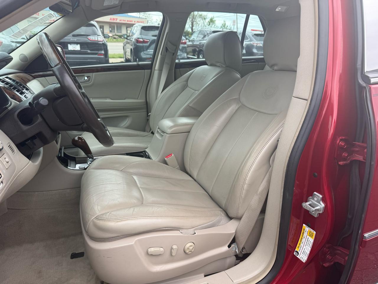 Cadillac DTS Luxury 2010