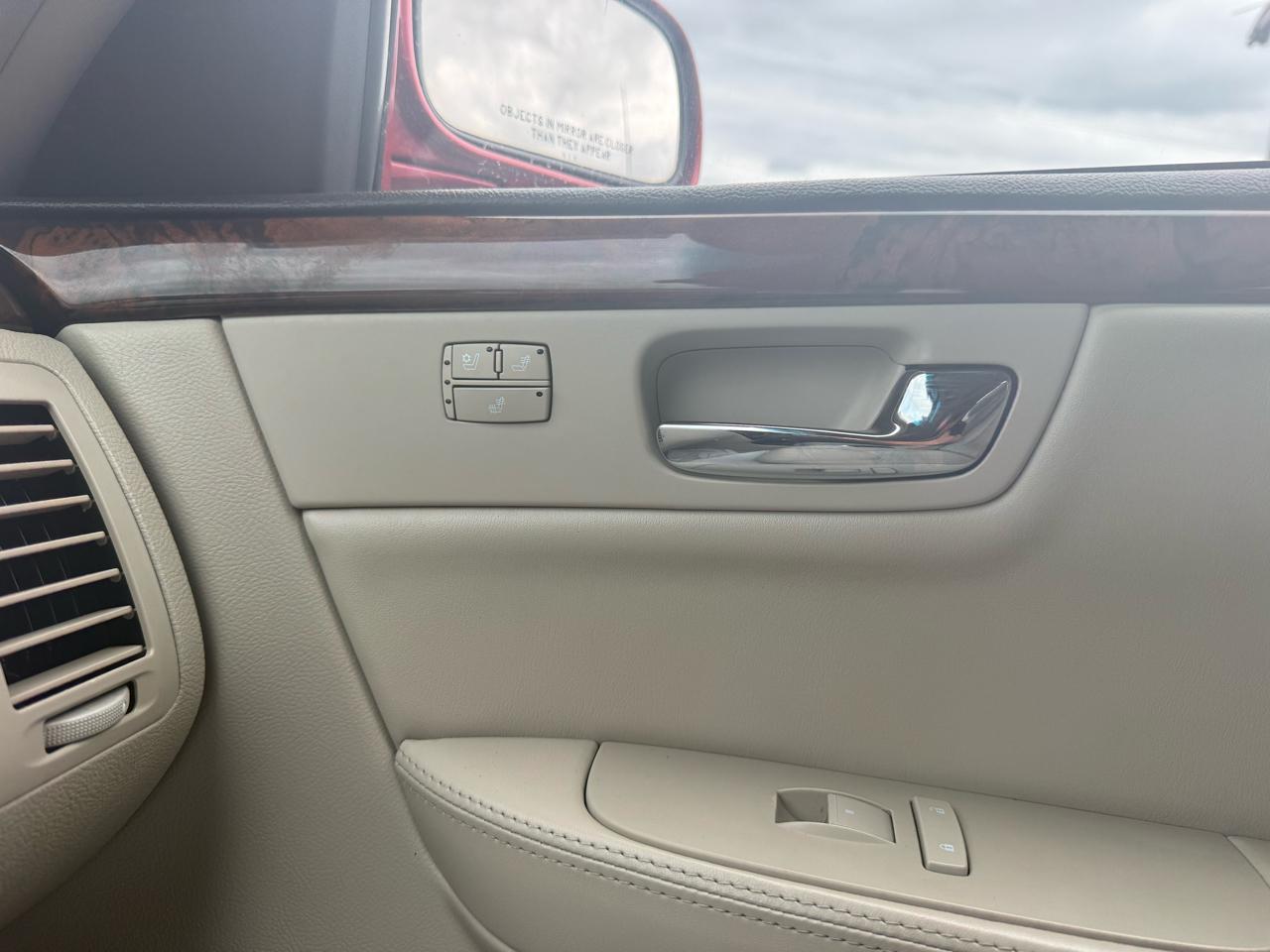 Cadillac DTS Luxury 2010