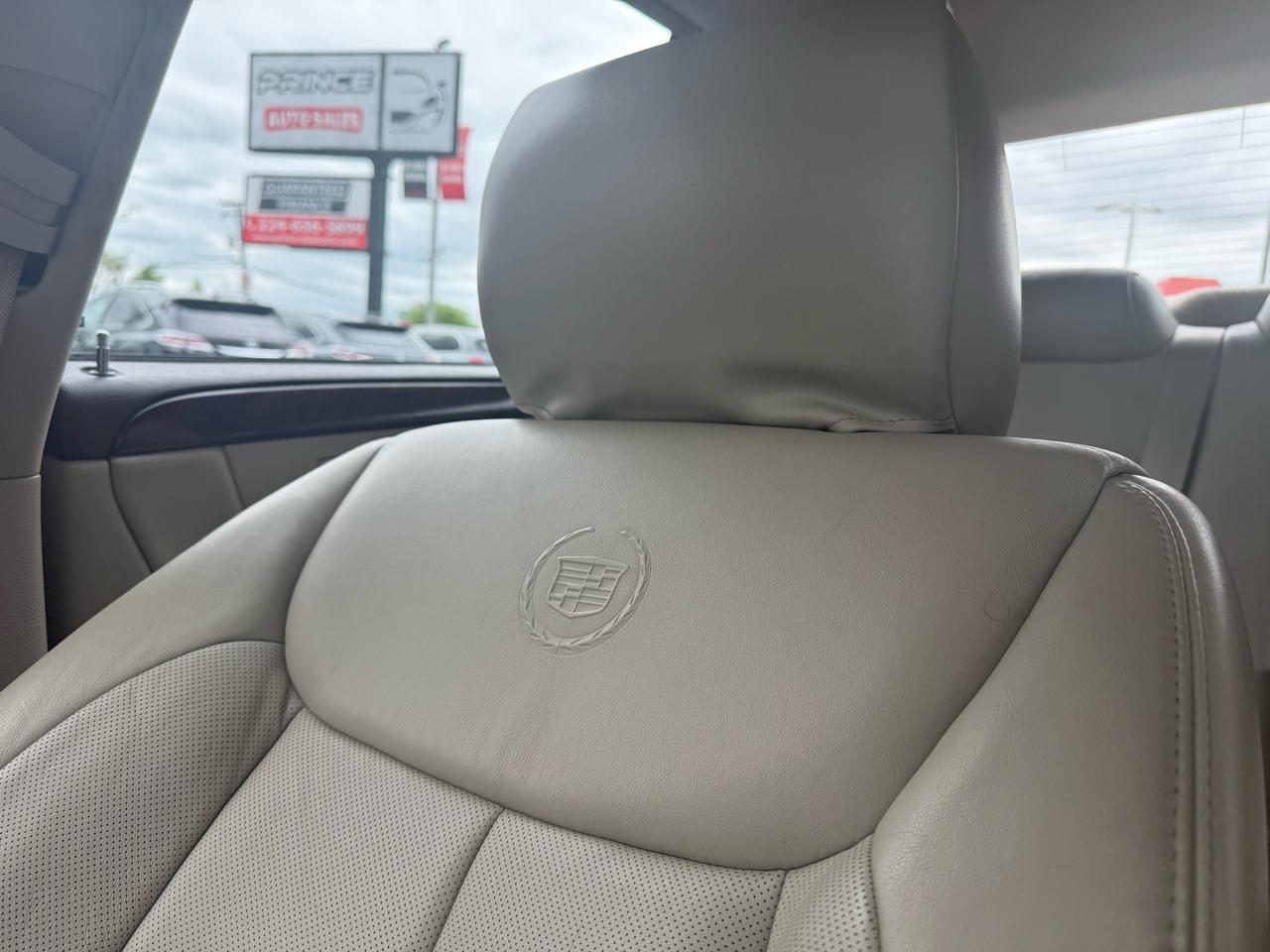 Cadillac DTS Luxury 2010