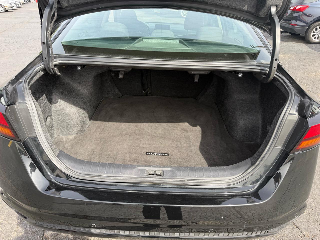 Nissan Altima 2.5 SV 2025