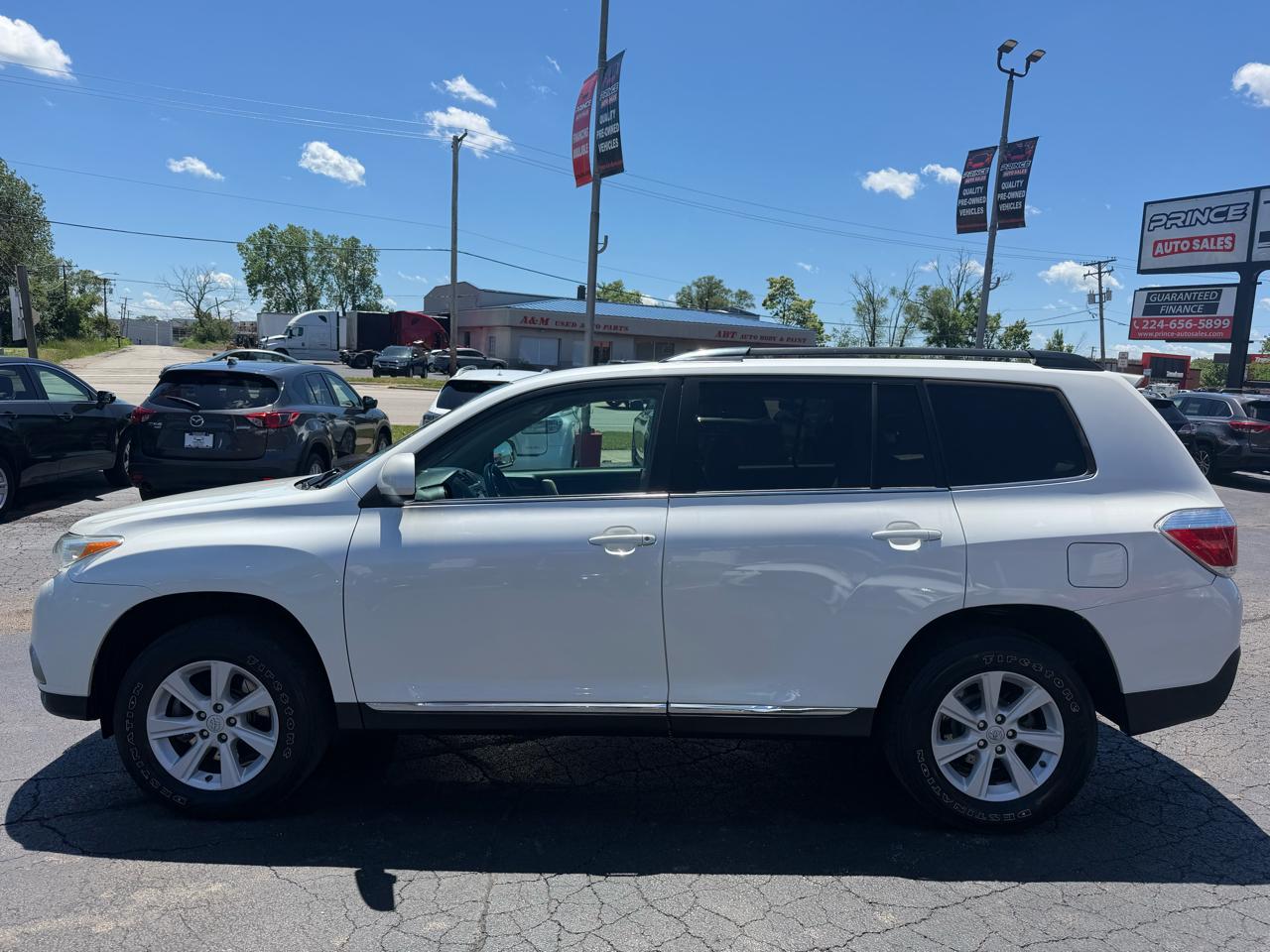 Toyota Highlander Base 2WD V6 2013